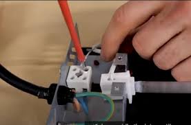 آموزش تعویض المنت‌های شیشه‌ای لامپ حرارتی